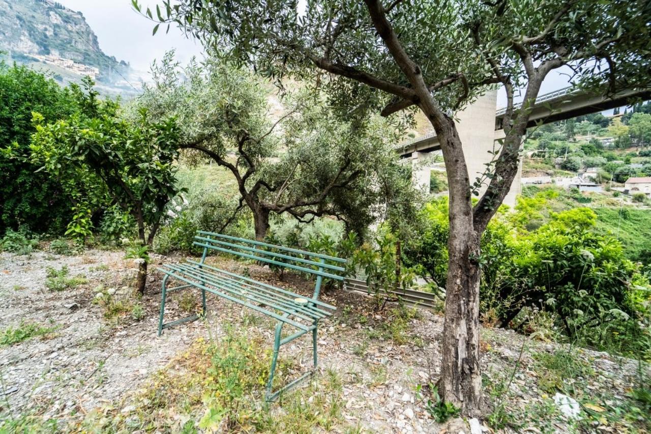 Villetta La Pietra Таормина Экстерьер фото